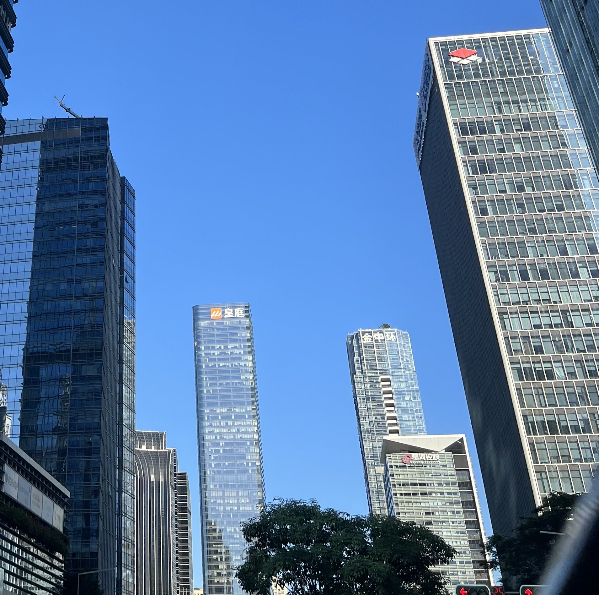 深圳公司法律师：新《公司法》下股权转让时各方需要注意的问题